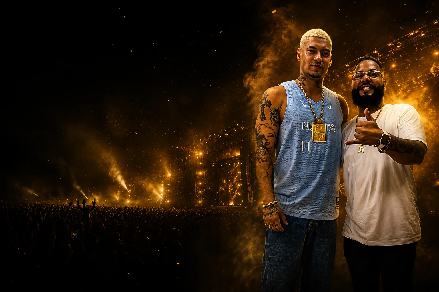 Thiago Mattos ao lado do artista Felipe Ret durante um grande show